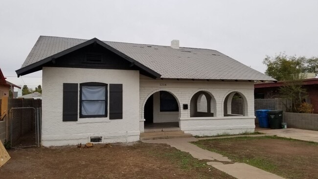 Building Photo - Call Today!