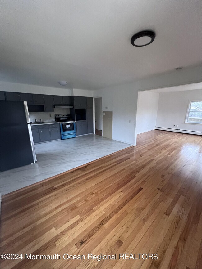 Building Photo - 14 Therese Ave