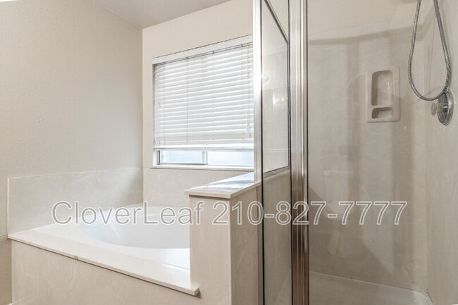 Building Photo - 104 Bay Willow