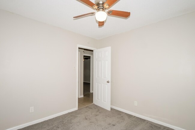 Building Photo - 2740 Dalewood Ave