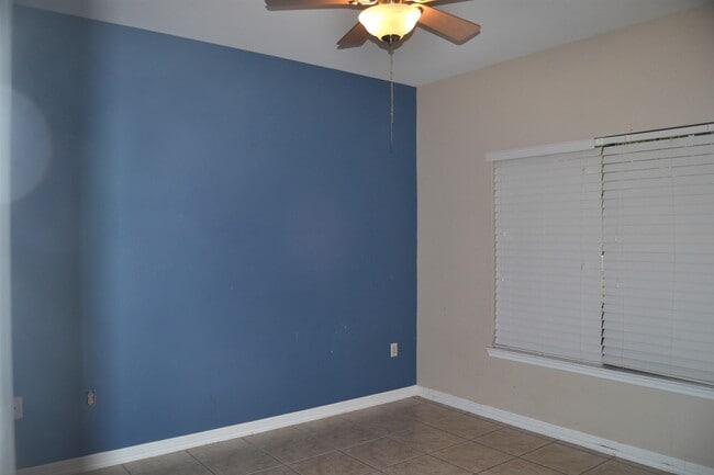 Building Photo - 225 Saddle Blanket