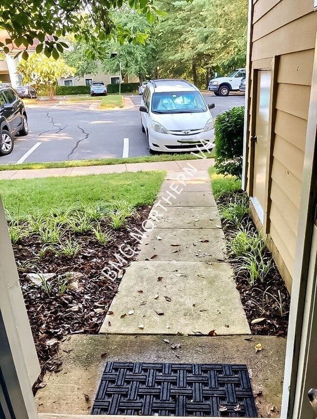 Building Photo - 11013 Villaridge Ct