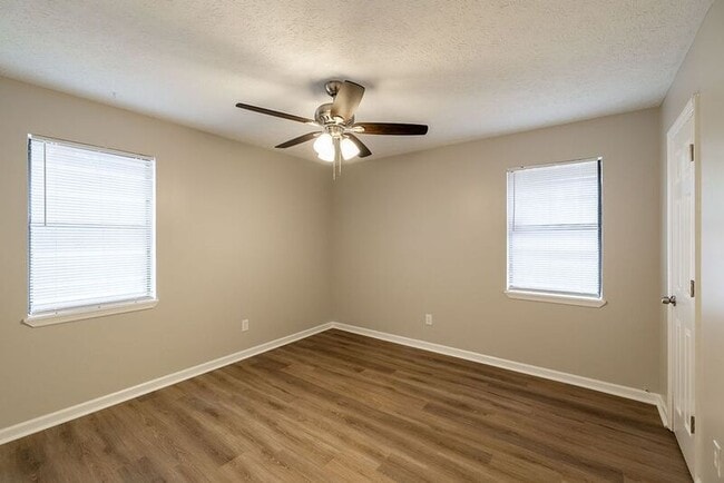 Building Photo - 112 Upland Ct