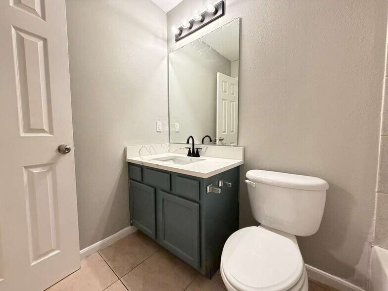 Building Photo - 6427 Waldron Dr