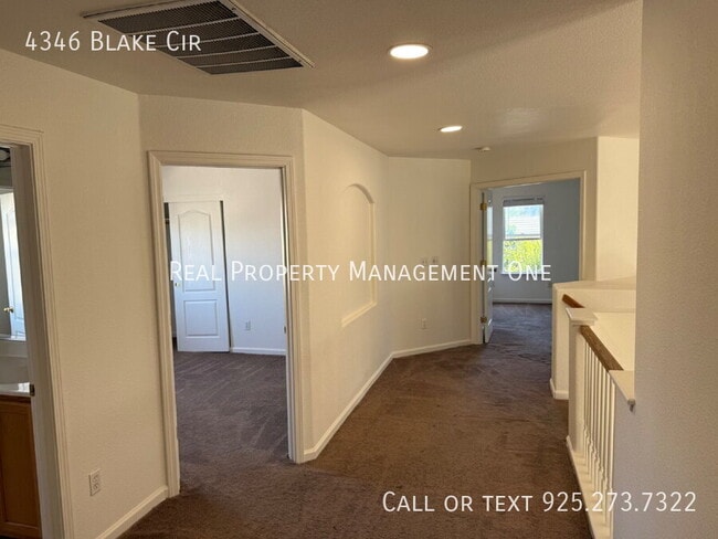 Building Photo - 4346 Blake Cir