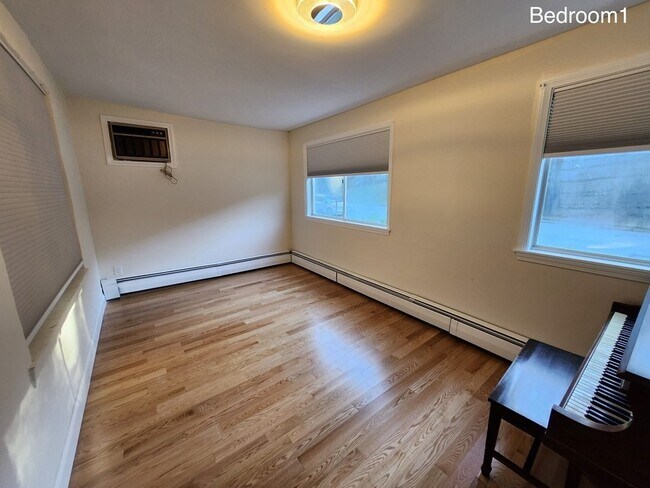 Building Photo - 446 Lowell Ave