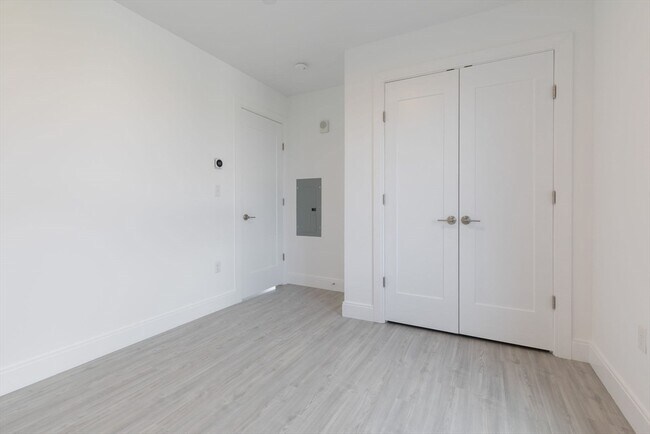 Building Photo - 42 N Beacon St