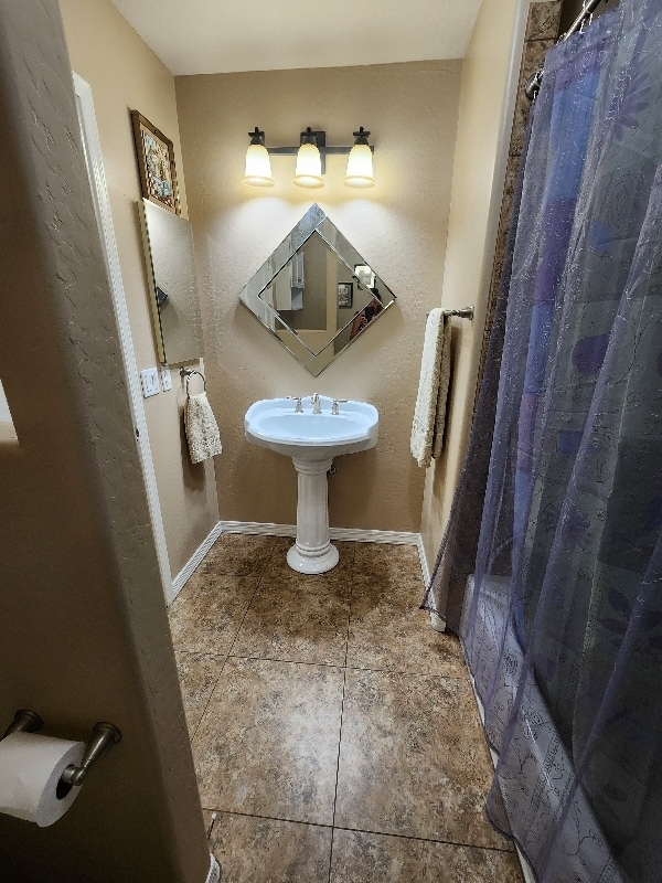 Building Photo - 12616 N 39th St