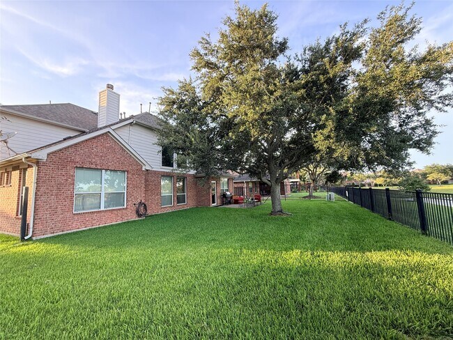 Building Photo - 2144 Brittany Colony Dr