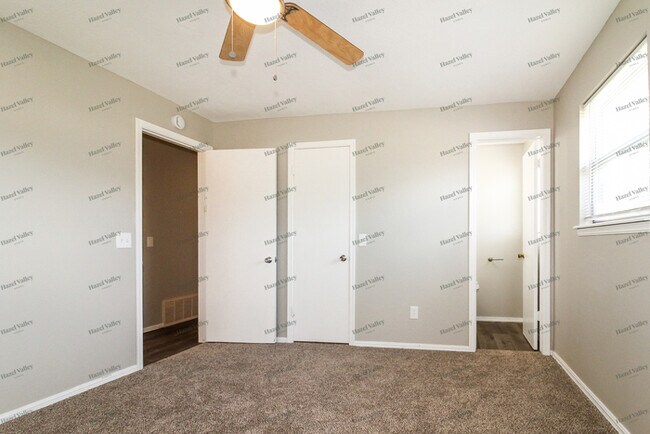 Building Photo - 3337 Greenbrier Terrace