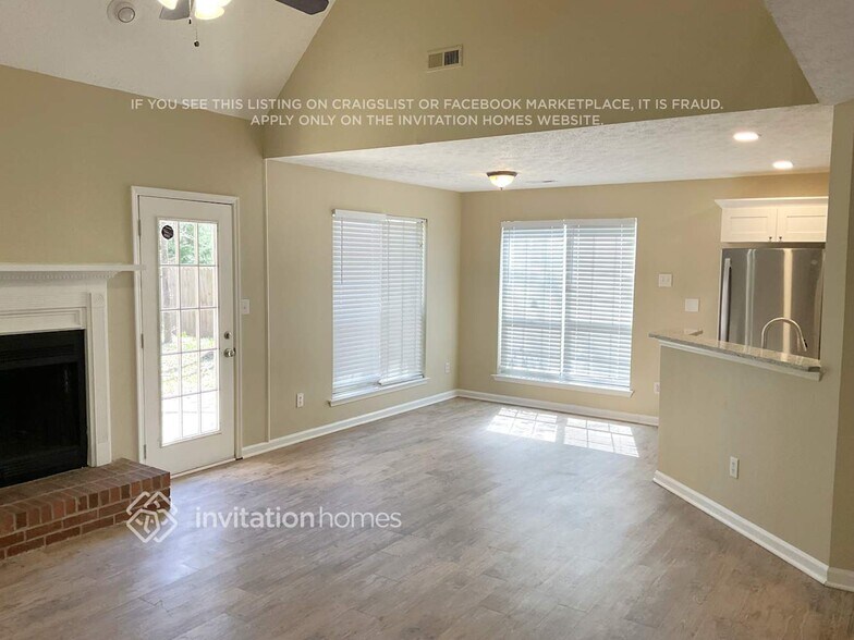 Building Photo - 552 Horseshoe Cir