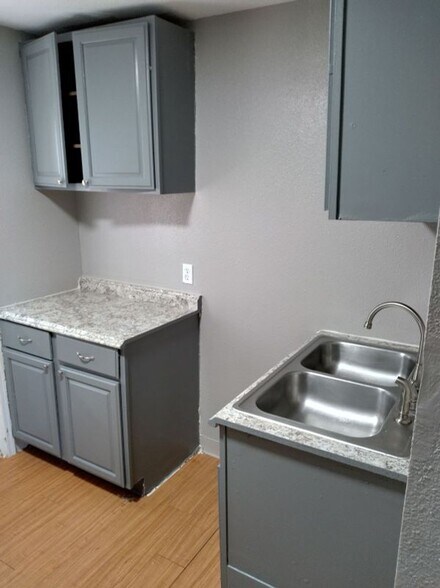 Building Photo - 1545 Uinta St