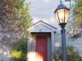 Building Photo - 41 Ledgewood Dr