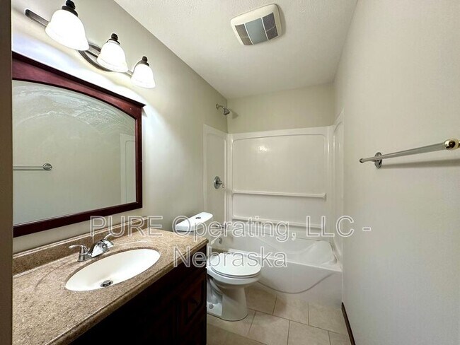 Building Photo - 12143 Ohern St