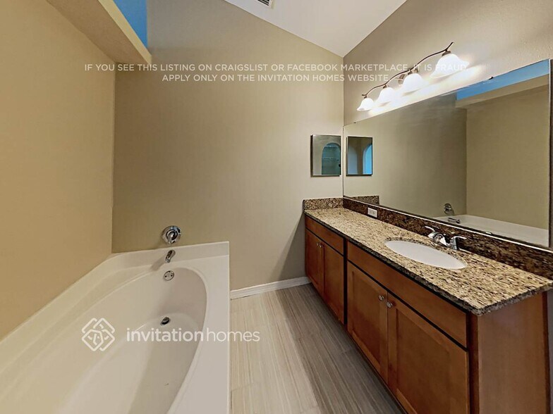 Building Photo - 6095 Sunset Vista Dr