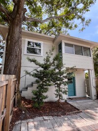 Building Photo - 1614 24th Ave N