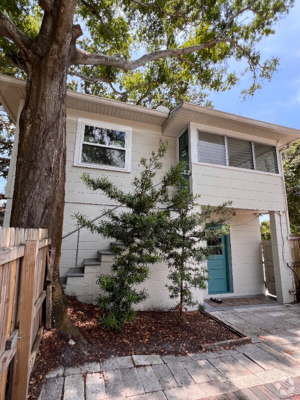 Building Photo - 1614 24th Ave N