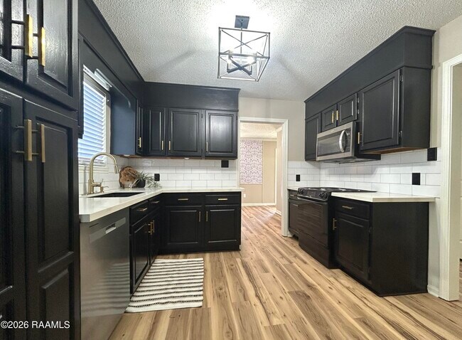 Building Photo - 109 Cheshire Cir