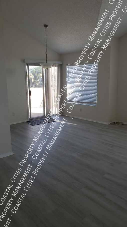 Building Photo - 3121 Genoa-B