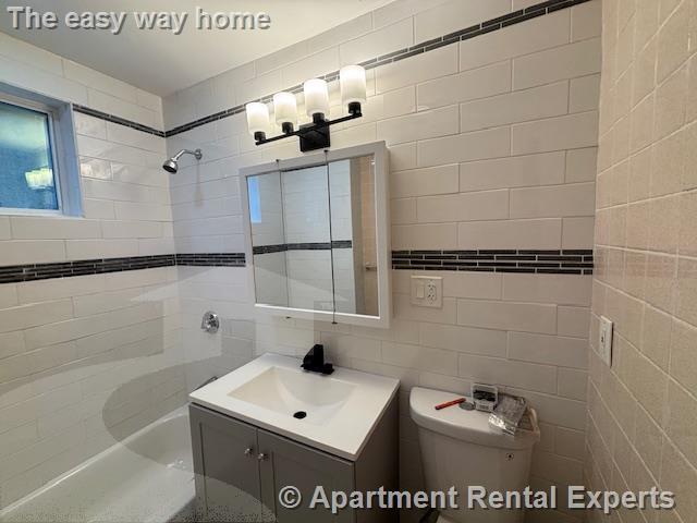 Building Photo - Somerville/Davis Square 2+ Bedroom - Parki...