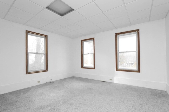 Building Photo - 5 Comins Pond Rd