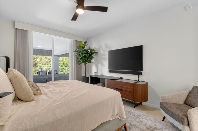 Building Photo - 200 SE Mizner Blvd