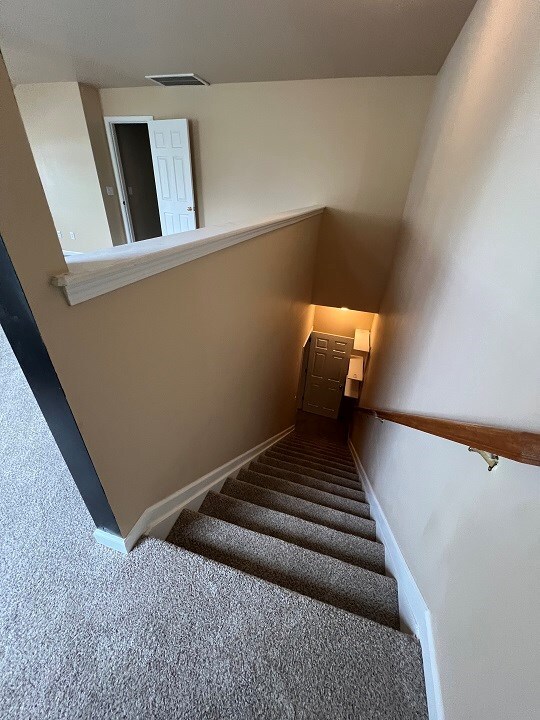 Building Photo - 570 Batty Way