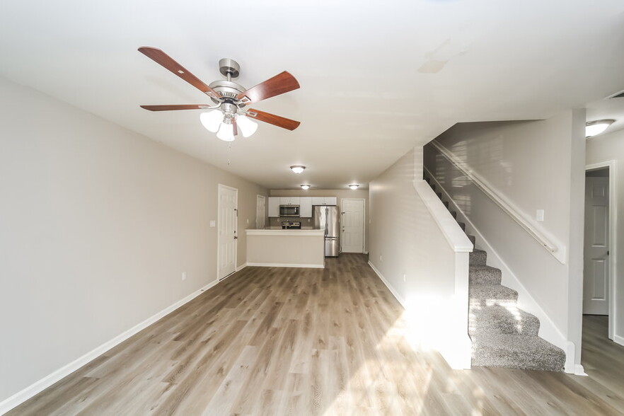 Building Photo - 6926 Parkbrook Ln
