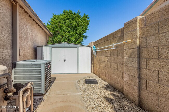 Building Photo - 3013 E Bighorn Ave