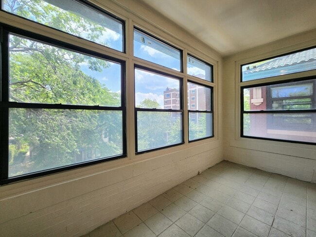 Building Photo - 5600 S Dorchester Ave