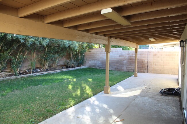 Building Photo - "Charming 2-Bed, 2-Bath Oasis in Las Vegas...