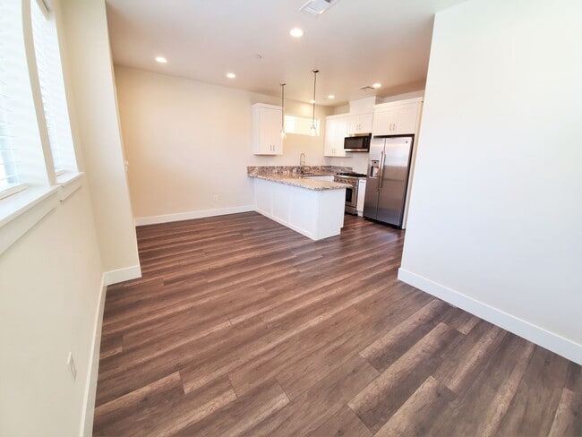 Building Photo - Contemporary Greenhaven Home with Private Backyard & Smart Features