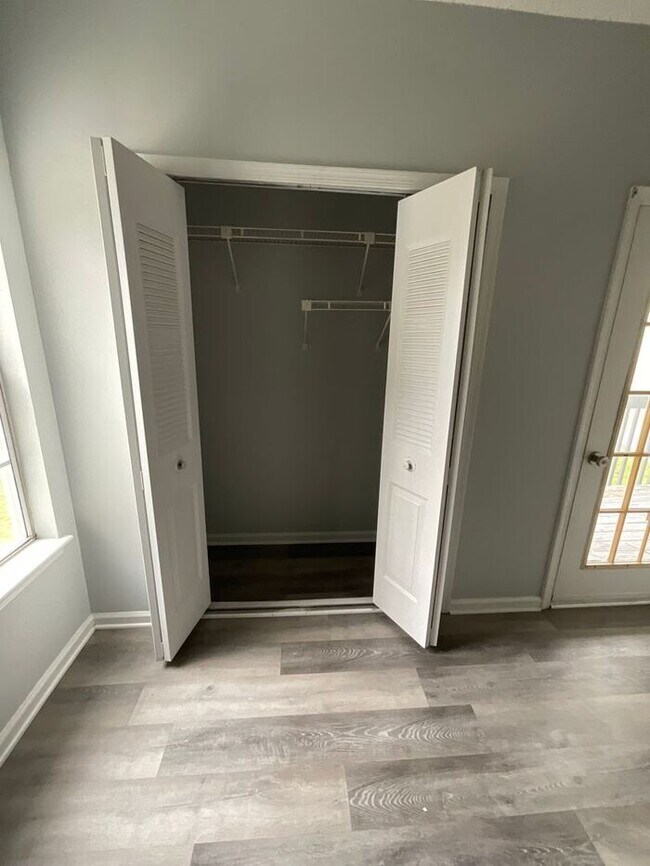 Building Photo - Charming Condo in Churchland Southwest