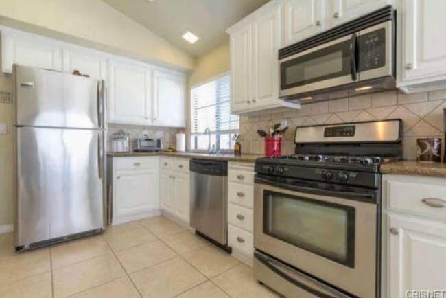Building Photo - 26903 Deer Trail Ct