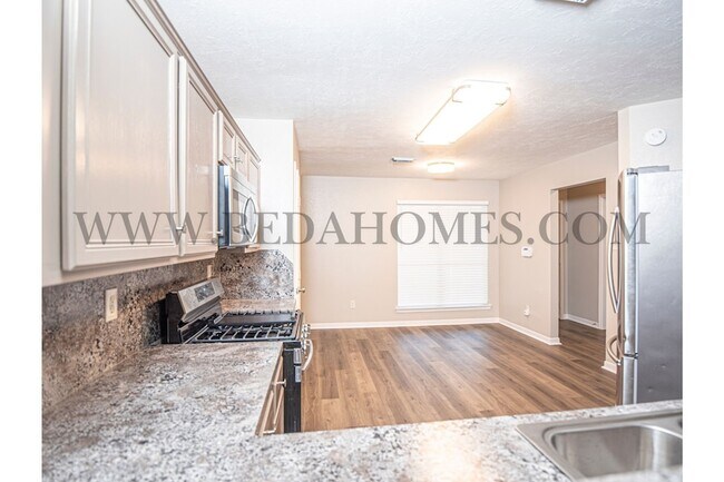 Building Photo - 5365 Tallowwood Terrace