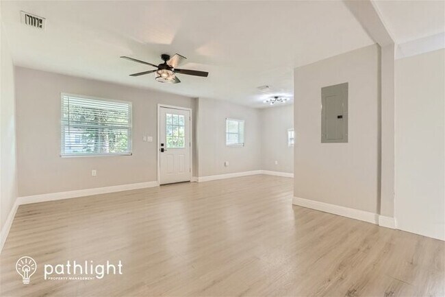 Building Photo - 1217 E Norfolk Street, Tampa, FL, 33604