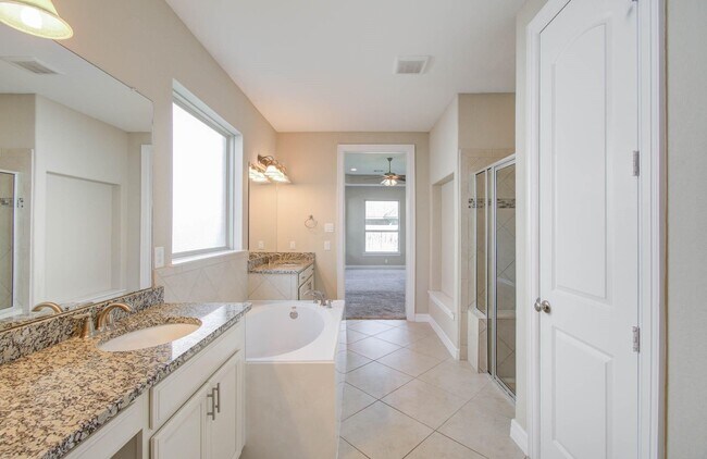 Building Photo - 27911 Seger Bnd Trl