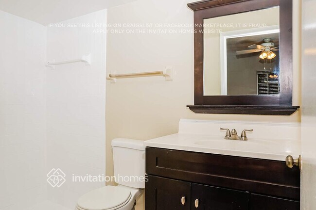 Building Photo - 756 Leeward Rd