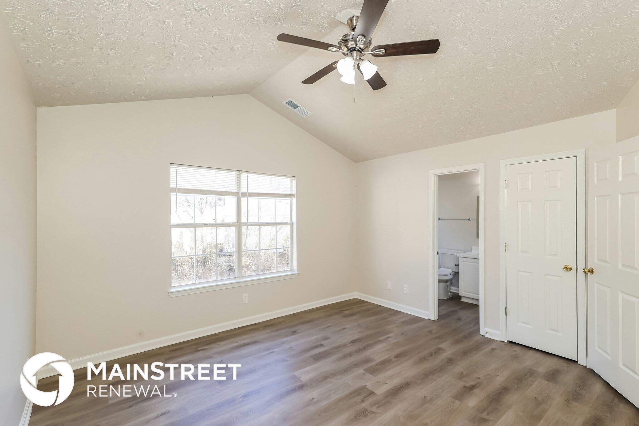 Building Photo - 145 W Village Ct