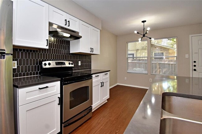 Building Photo - 4411 Whispering Valley Dr