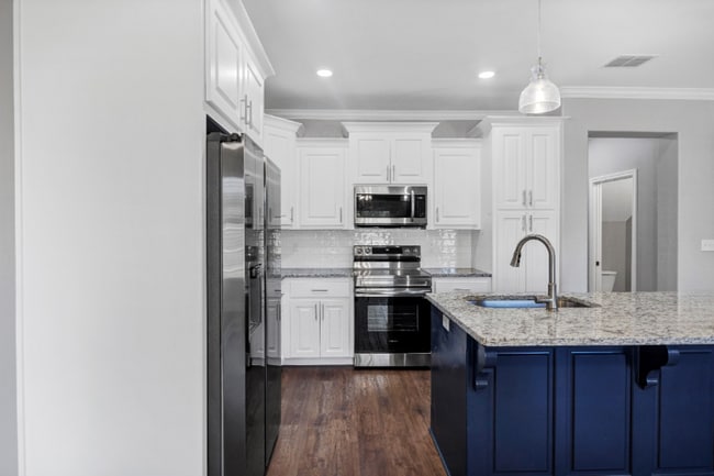 Building Photo - 16117 Pawnee Dr