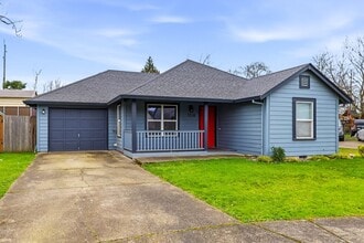 Building Photo - Beautiful 3 Bedroom, 2 Bath Home with Open Concept & Spacious Backyard