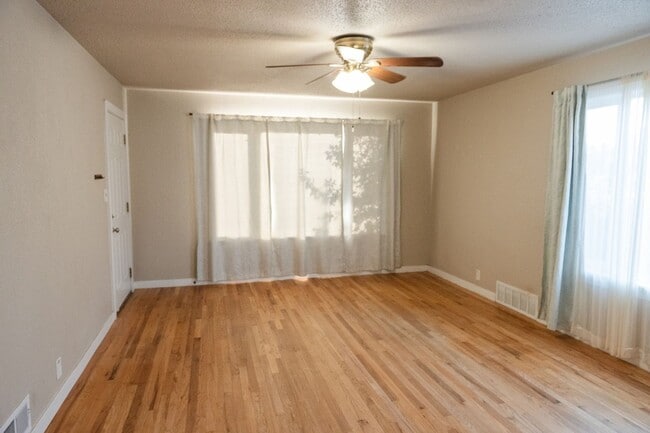 Building Photo - Spacious 2BR House in Cheyenne