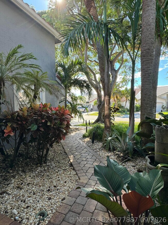 Building Photo - 10366 Buena Ventura Dr
