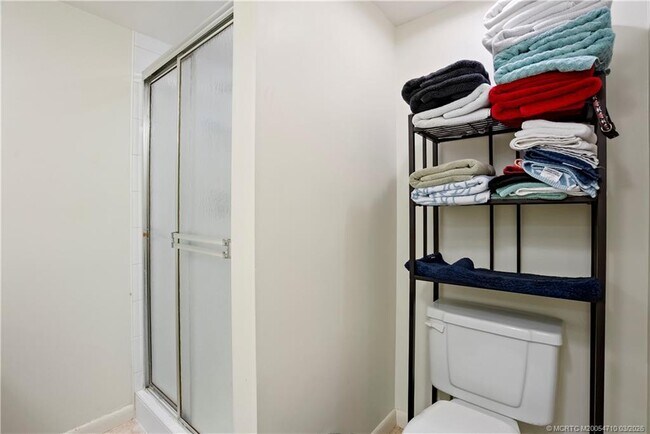 Building Photo - 2992 SW Sunset Trace Cir