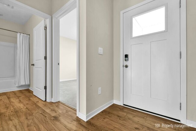 Building Photo - 5851 Ryman Dr