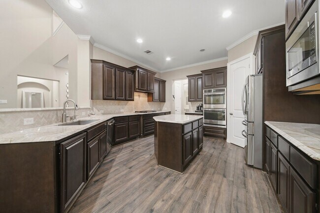 Building Photo - 11 Marino Dr