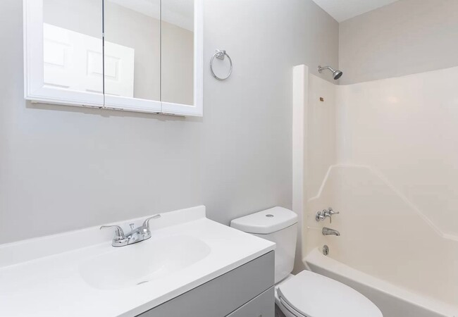 Building Photo - Beautifully Renovated 2 Bedroom Townhomes ...