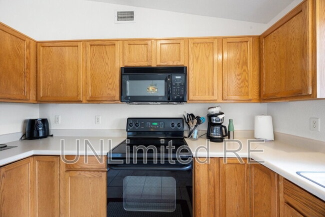 Building Photo - 4835 Gemstone Dr