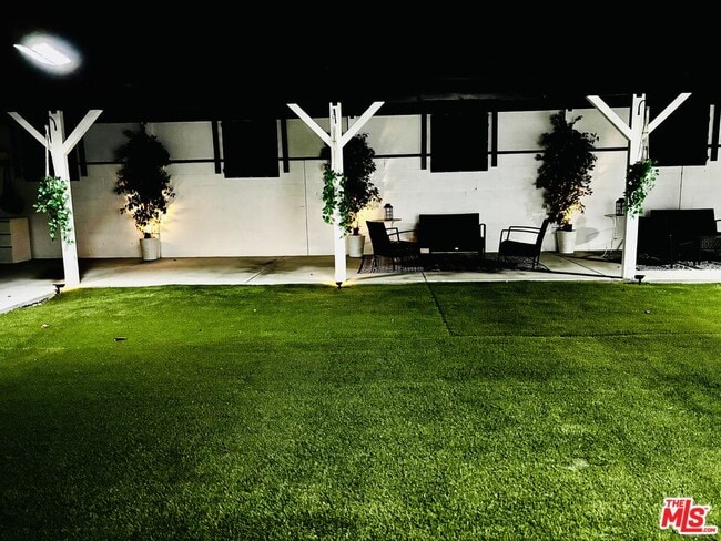 Building Photo - 1377 S Sultana Ave